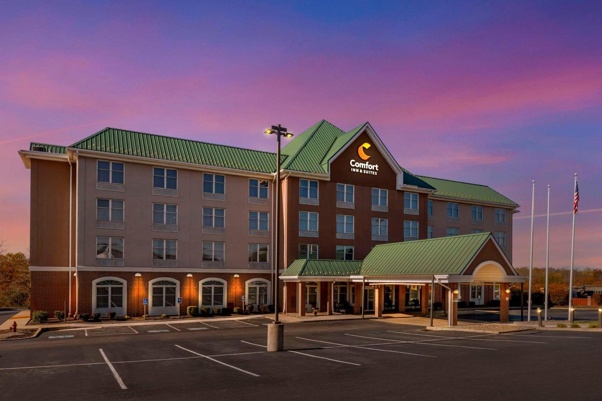 Comfort Inn & Suites Cuyahoga Falls - Akron Exterior photo