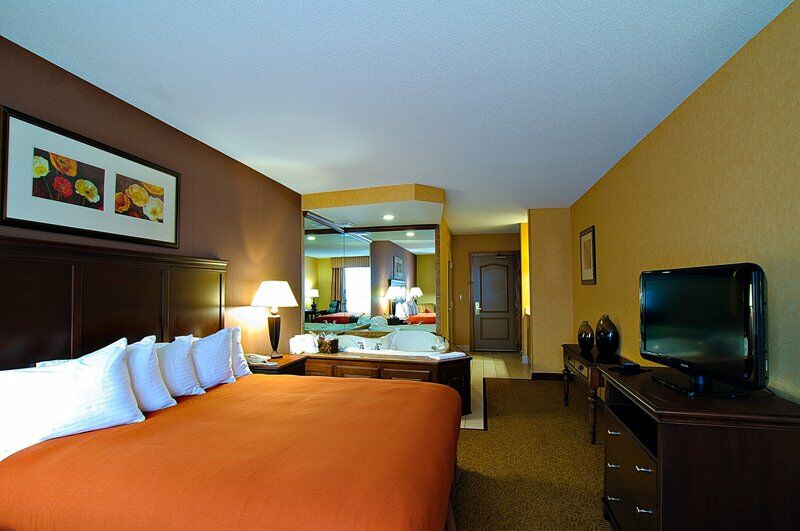 Comfort Inn & Suites Cuyahoga Falls - Akron Exterior photo